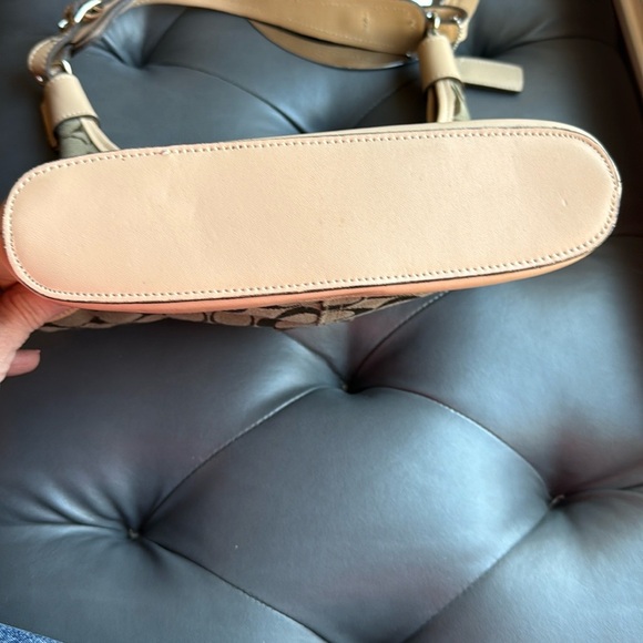 Tan and Cream Monogram Shoulder Bag - Picture 4 of 8